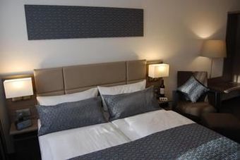 Dom Hotel Am Römerbrunnen