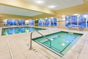Hotel Country Inn & Suites