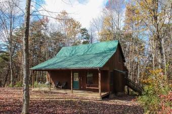 Couples Paradise II - Hocking Hills Cabin