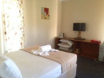 Hotel Maroochy River Bungalows