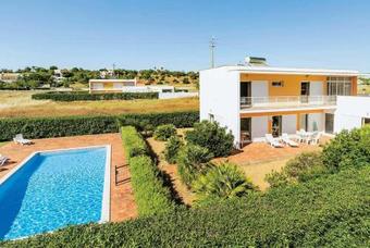 Salgados Villa Sleeps 6 Air Con Wifi