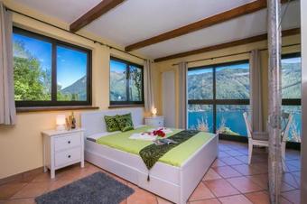 Cima Villa Sleeps 10 Pool