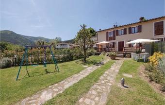 Three-bedroom Holiday Home In Vorno -lu-