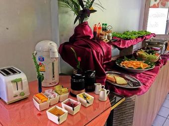 We Train Hotel Don Muang