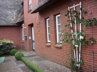 Apartamento Doerpstrat 93a _ Schoene Reetdachw