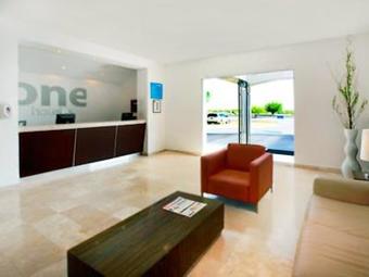 Hotel One Monterrey Aeropuerto