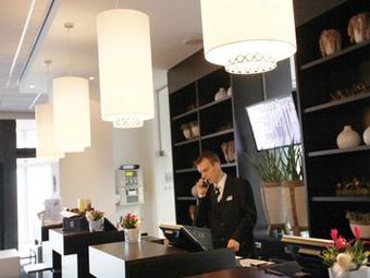 Hotel Van Der Valk Airport