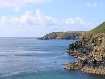 Cockle Island Cott, Porthallow