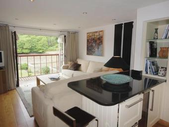 Gillyweed, Bridgend, Noss Mayo