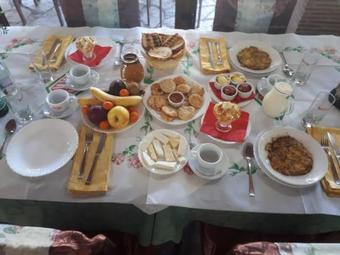 Hostal Guesthouse Alberti Llogara