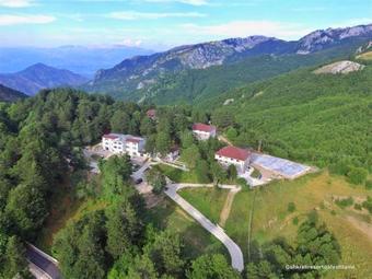 Shkreli Hotel & Camp