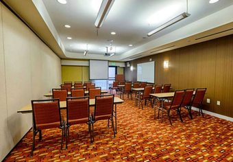 Hotel Courtyard Salisbury