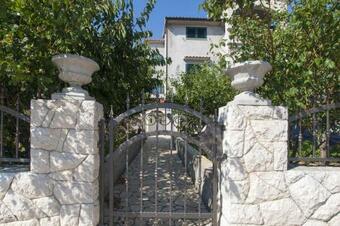 Apartments With A Parking Space Grebastica (sibenik) - 11572