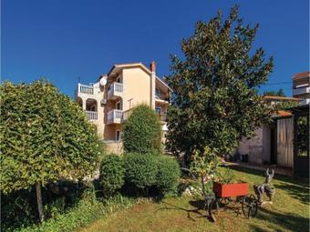 Five-bedroom Apartment Viskovo 05