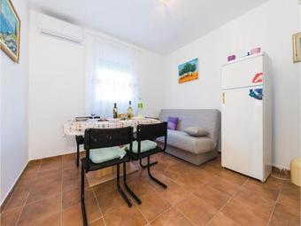 Two-bedroom Apartment In Bilice