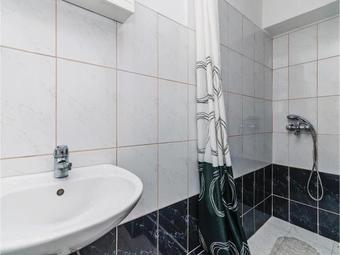 Two-bedroom Apartment In Donji Karin