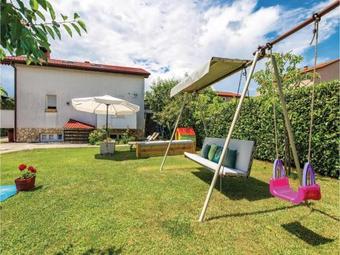 Two-bedroom Apartment In Drazice