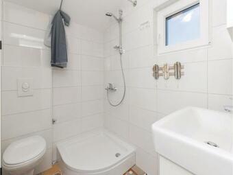 Four-bedroom Holiday Home In Zdrelac