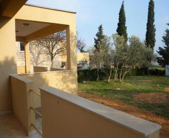 Apartment In Starigrad-paklenica 34216