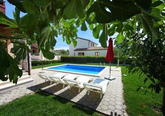 Villa Kmacici 598