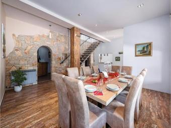 Five-bedroom Holiday Home In Tinjan