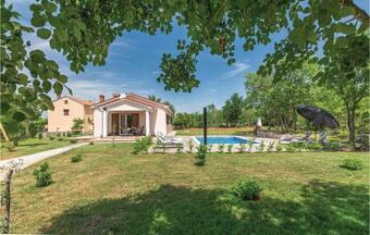 Two-bedroom Holiday Home In Trget