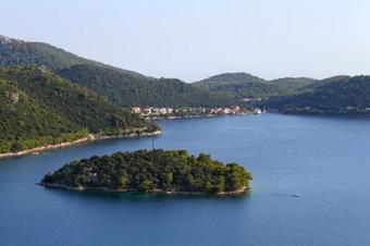 Hostal Apartments And Rooms By The Sea Ubli (lastovo) - 991