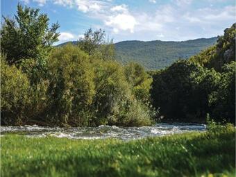 Three-bedroom Holiday Home In Ugljane