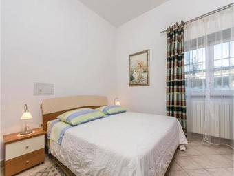 One-bedroom Apartment In Porec