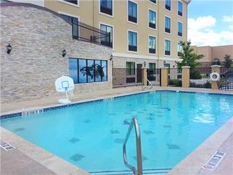Holiday Inn Express Hotel & Suites San Antonio Nw Near Seaworld