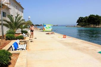 Hostal Double Room Preko 8180i