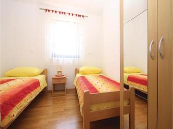 Three-bedroom Holiday Home In Rebici