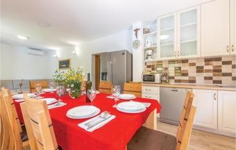 Holiday Home Slime 12