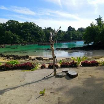 Hotel Hideaway Paradise Beach Bungalows