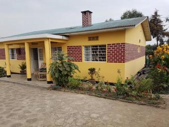 Hostal La Paillote Gorilla Place