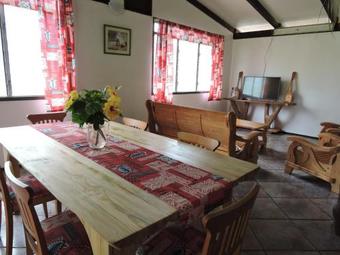 Hostal Pension Taitaa Tubuai
