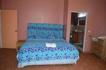 Hostal Les 4k