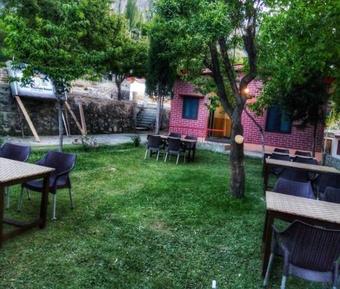 Hotel Dumani Mountain Resort