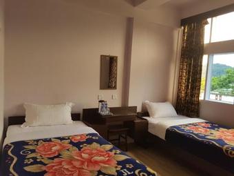 Mogok Motel - Burmese Only