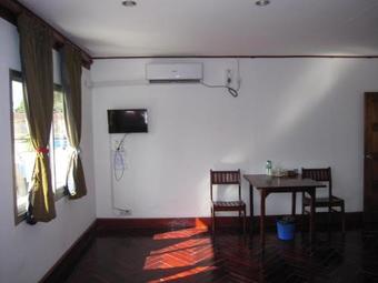 Hotel Dolphin Inn