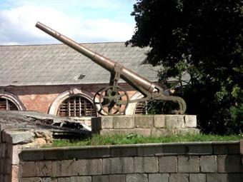 Picturesque Apartment Into Antique Fortress