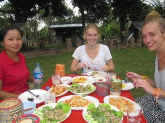 Albergue Don Som Riverside Guesthouse