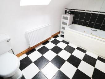 Tullyally, Redcastle