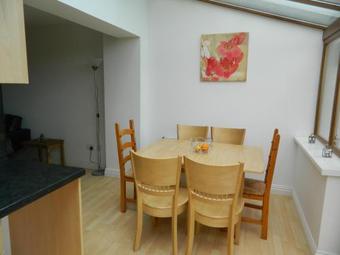 Hookless Holiday Homes