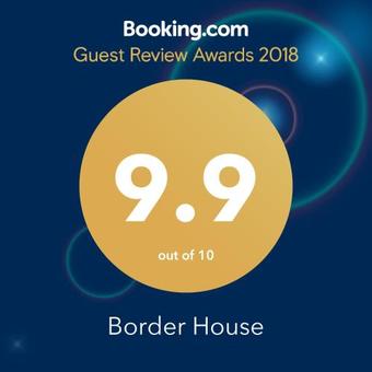 Hostal Border House