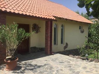 Hostal Yellow Guest House