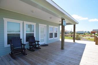 Beacon On The Beach- 3 Bedroom Home