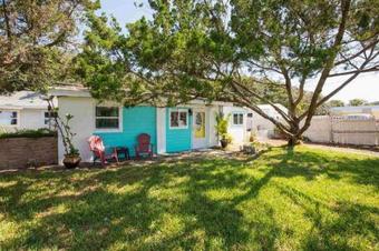 One- Bedroom Palmetto Hideout