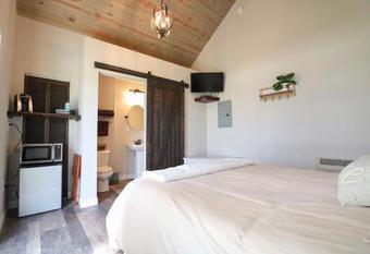 Skipper- Galloping Goose Cottages