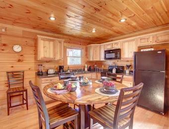 Bear Cub Hideaway Cabin